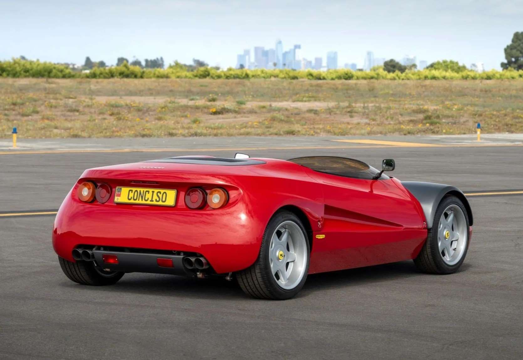 فيراري كونسيسو 1993 السيارة التي لن تصدق أنها فيراري بوزن أخف من مازدا MX-5 و تعود إلى دائرة الأضواء 3 فيراري كونسيسو 1993 السيارة التي لن تصدق أنها فيراري بوزن أخف من مازدا MX-5 و تعود إلى دائرة الأضواء - عرب اوتو هب