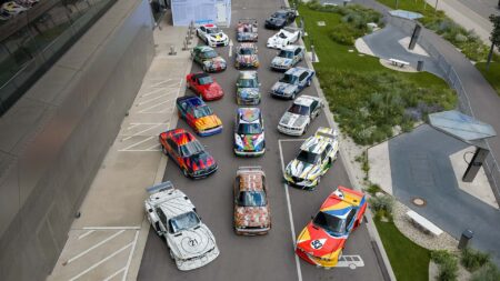 بي إم دبليو Art Cars تحتفل بـ50 عامًا باجتماع تاريخي لجميع السيارات في مكان واحد - عرب اوتو هب