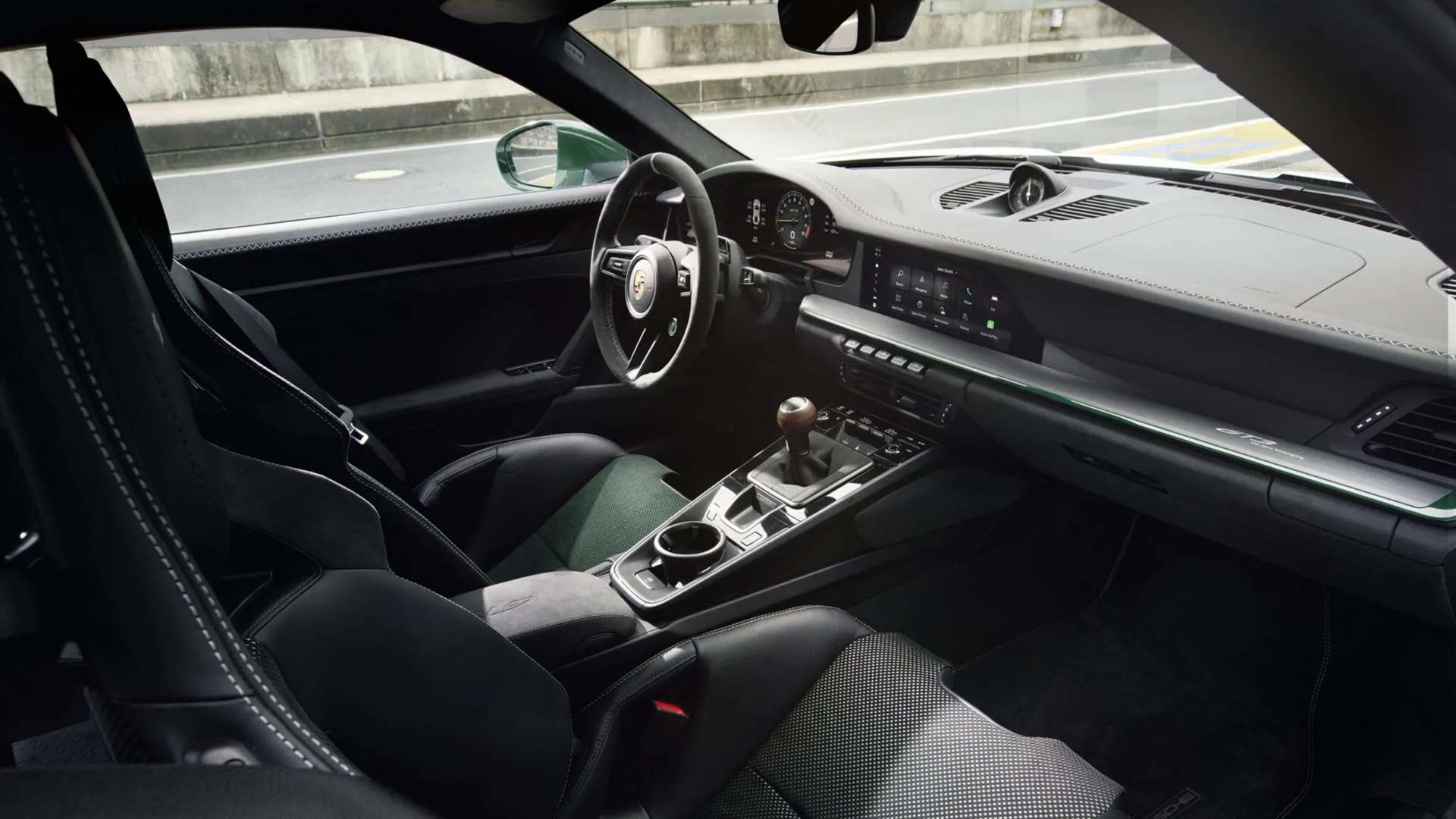 بورشه 911 GT3 100 Jahre Nürburgring إصدار نادر احتفالًا بمرور 100 عام على حلبة نوربورجرينج 2 بورشه 911 GT3 100 Jahre Nürburgring إصدار نادر احتفالًا بمرور 100 عام على حلبة نوربورجرينج - عرب اوتو هب