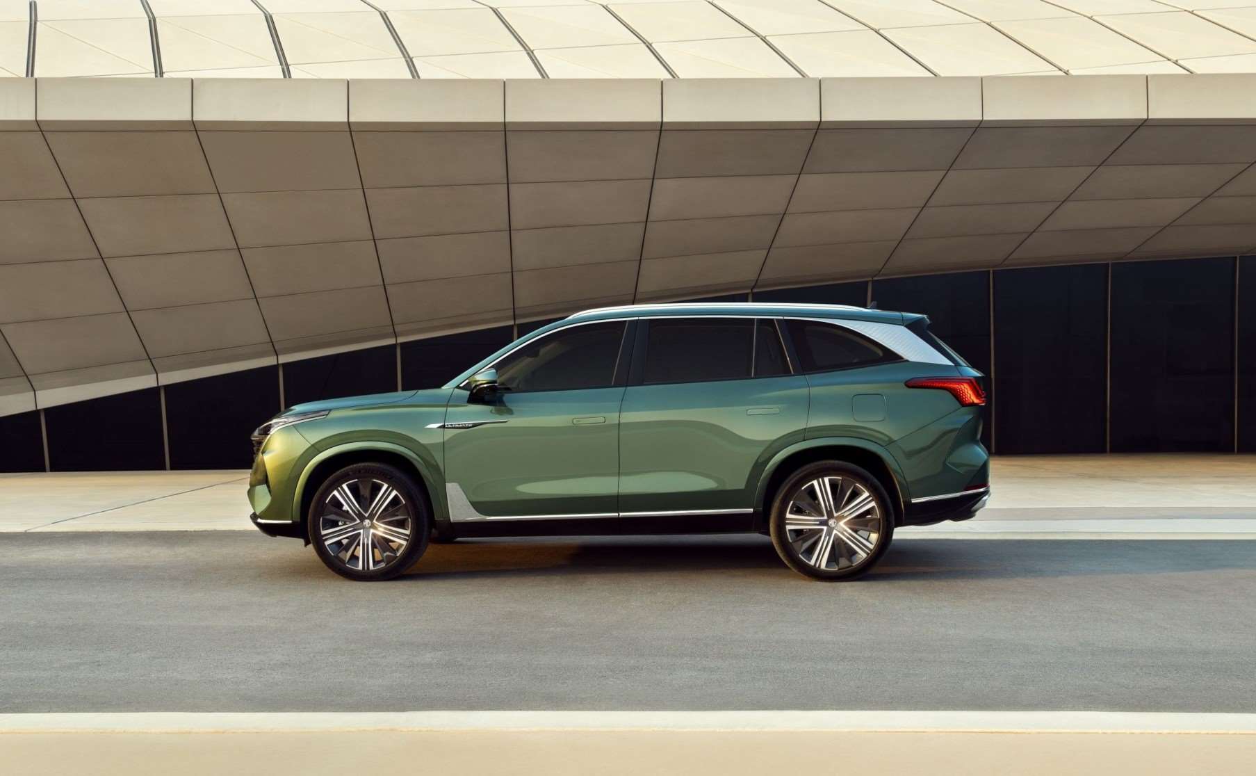 إم جي RX9 الجديدة في مصر 2026 الأسعار و المواصفات الكاملة لأول SUV هجينة قابلة للشحن من MG 3 إم جي RX9 الجديدة في مصر 2026 الأسعار و المواصفات الكاملة لأول SUV هجينة قابلة للشحن من MG - عرب اوتو هب