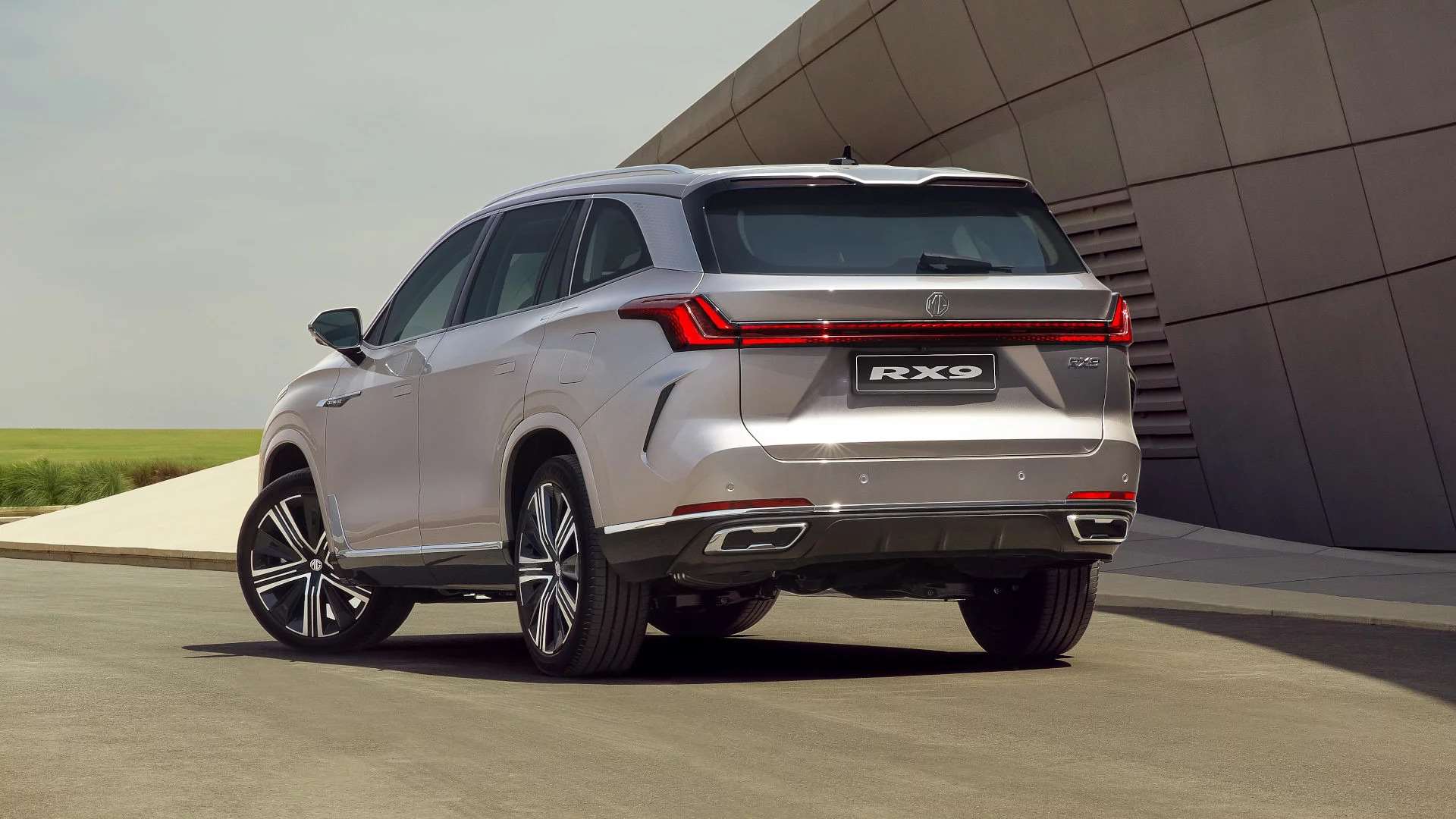 إم جي RX9 الجديدة في مصر 2026 الأسعار و المواصفات الكاملة لأول SUV هجينة قابلة للشحن من MG 8 إم جي RX9 الجديدة في مصر 2026 الأسعار و المواصفات الكاملة لأول SUV هجينة قابلة للشحن من MG - عرب اوتو هب