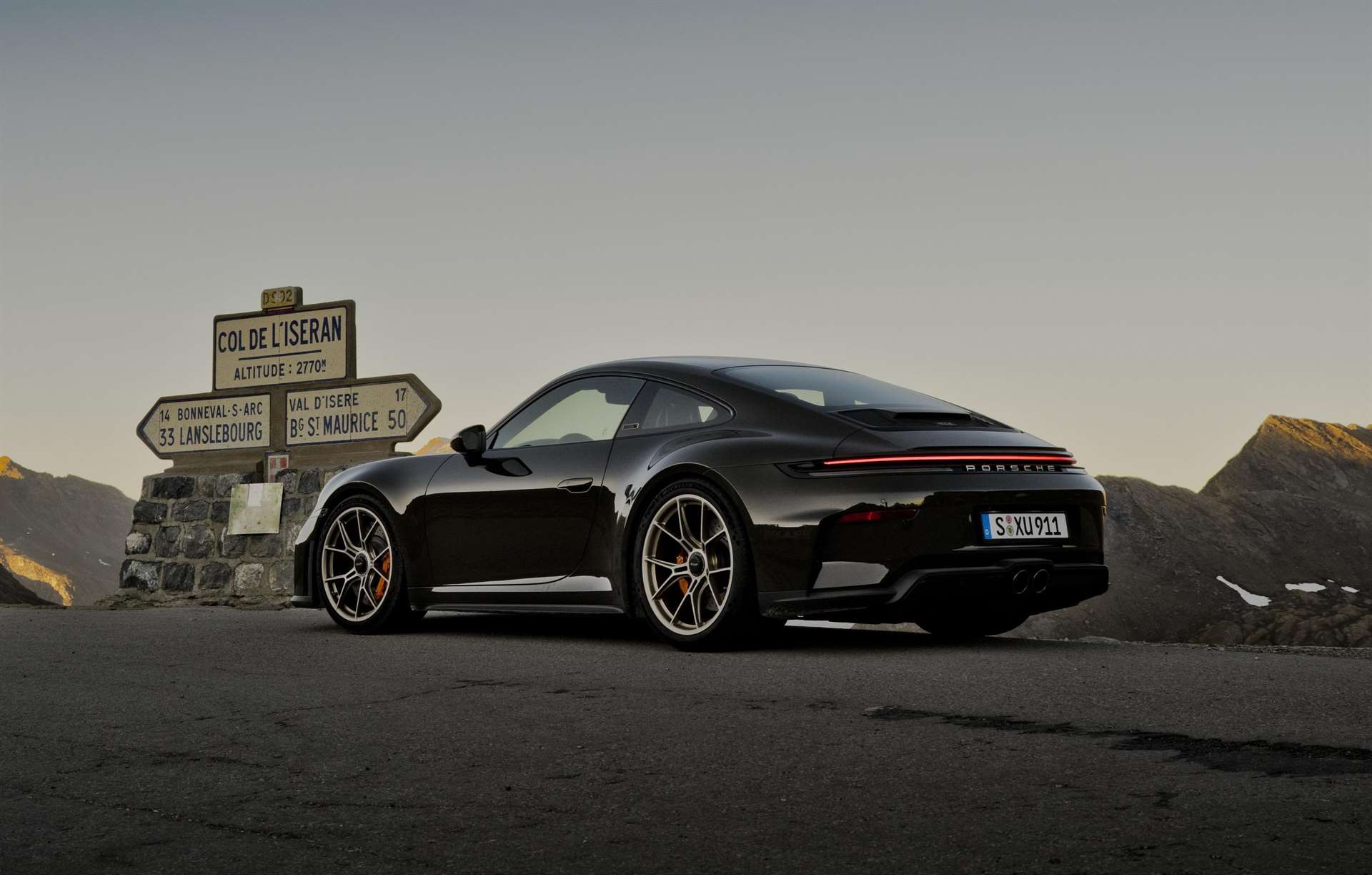 بورشه 911 GT3 Bergsport احتفال خاص بالطرق الجبلية و روح القيادة اليدوية 4 بورشه 911 GT3 Bergsport احتفال خاص بالطرق الجبلية و روح القيادة اليدوية - عرب اوتو هب