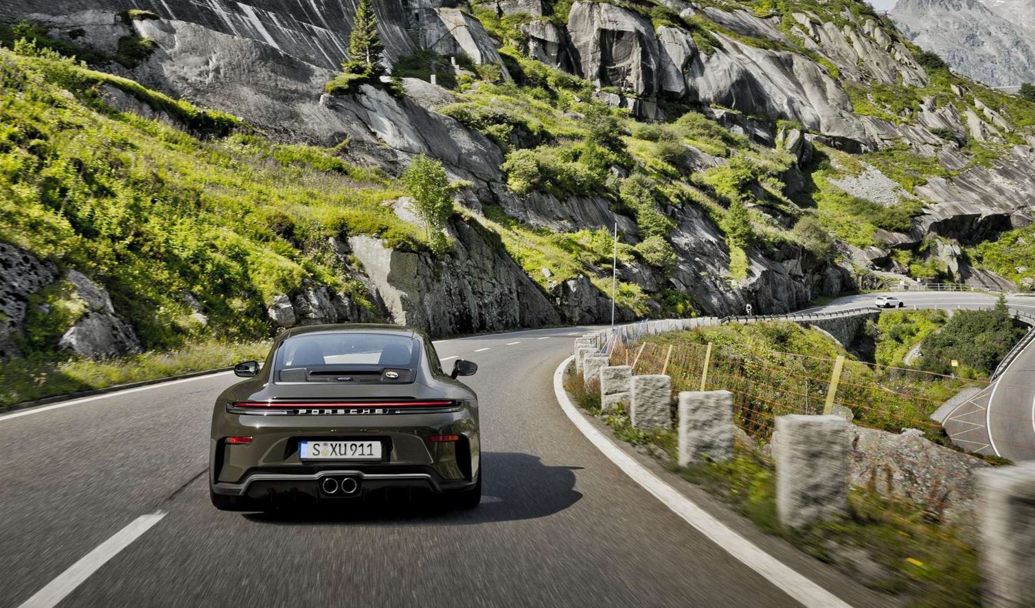 بورشه 911 GT3 Bergsport احتفال خاص بالطرق الجبلية و روح القيادة اليدوية 2 بورشه 911 GT3 Bergsport احتفال خاص بالطرق الجبلية و روح القيادة اليدوية - عرب اوتو هب