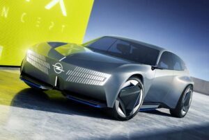 أوبل STX الاختبارية الجديدة تكشف مستقبل السيارات العائلية الكهربائية بتصميم جريء و تقنيات أيروديناميكية متطورة - عرب اوتو هب