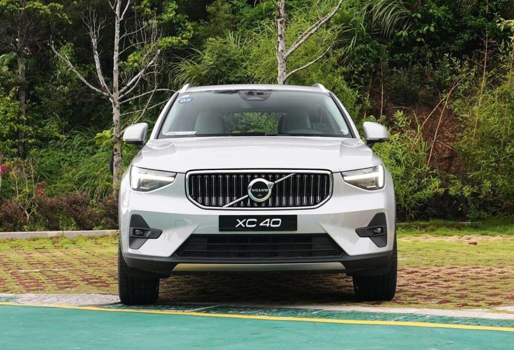 فولفو XC40