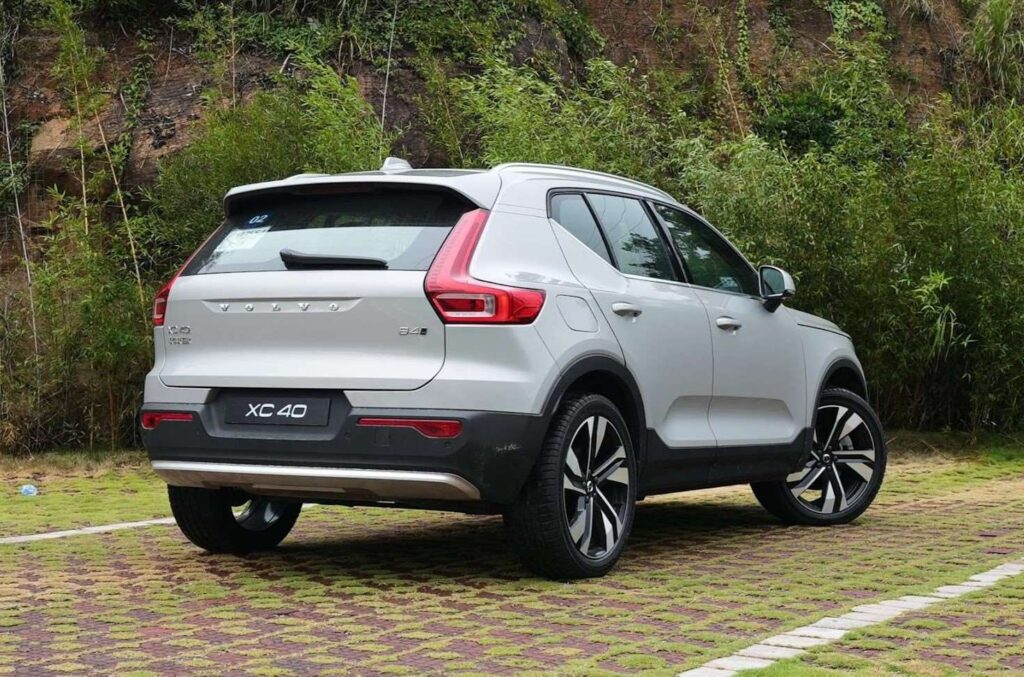 فولفو XC40