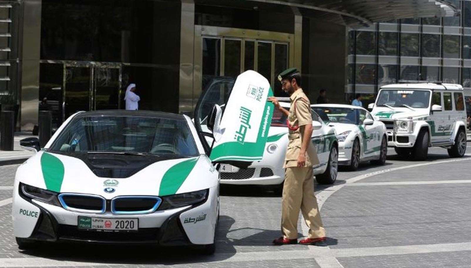 لامبورجيني تيميراريو بقوة 920 حصانًا تنضم إلى أسطول شرطة دبي 3 لامبورجيني تيميراريو بقوة 920 حصانًا تنضم إلى أسطول شرطة دبي - عرب اوتو هب