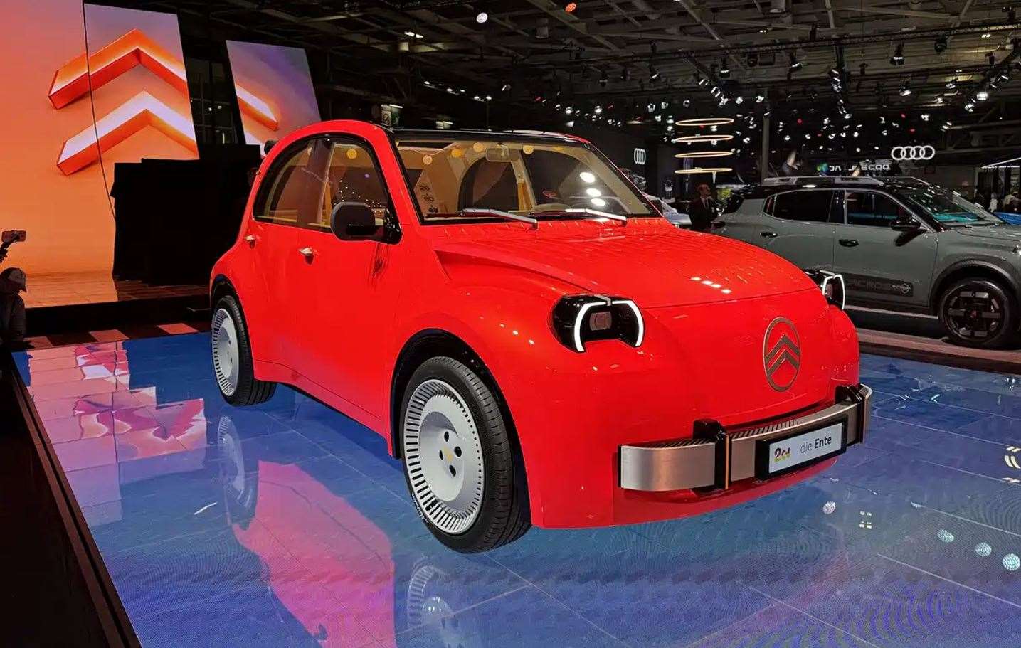 سيتروين 2CV تعود في 2028 كسيارة كهربائية اقتصادية و تكشف عن نسخة فان عصرية 1 سيتروين 2CV تعود في 2028 كسيارة كهربائية اقتصادية و تكشف عن نسخة فان عصرية - عرب اوتو هب