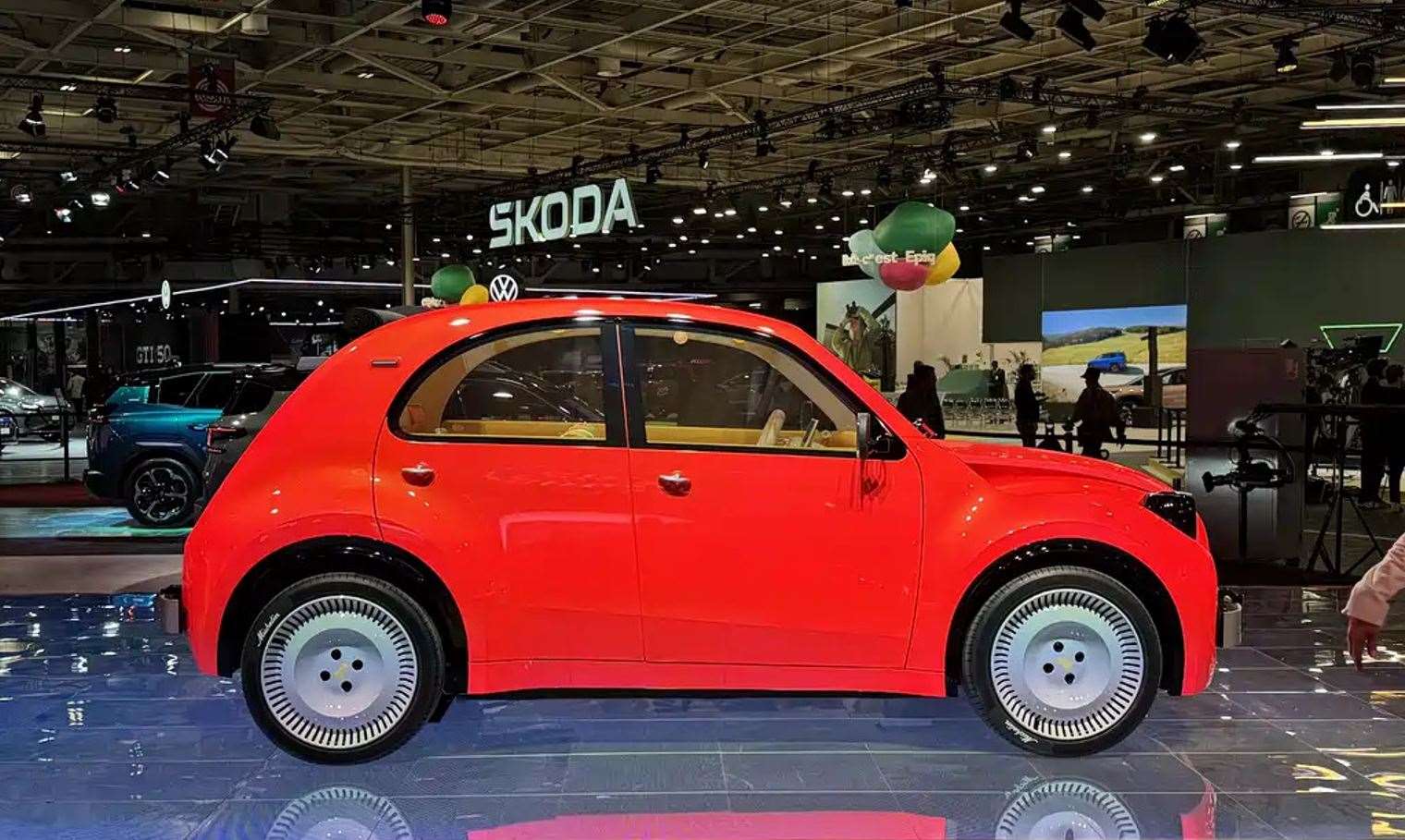 سيتروين 2CV تعود في 2028 كسيارة كهربائية اقتصادية و تكشف عن نسخة فان عصرية 2 سيتروين 2CV تعود في 2028 كسيارة كهربائية اقتصادية و تكشف عن نسخة فان عصرية - عرب اوتو هب
